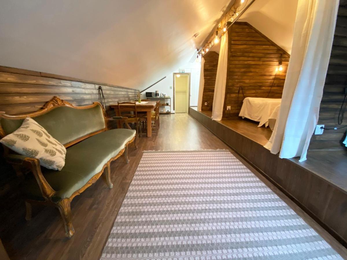 Lauri Historical Log House Manor Hotel Рованиеми Екстериор снимка