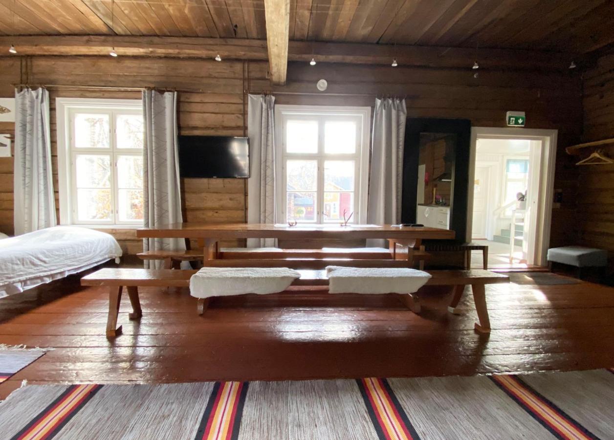 Lauri Historical Log House Manor Hotel Рованиеми Екстериор снимка