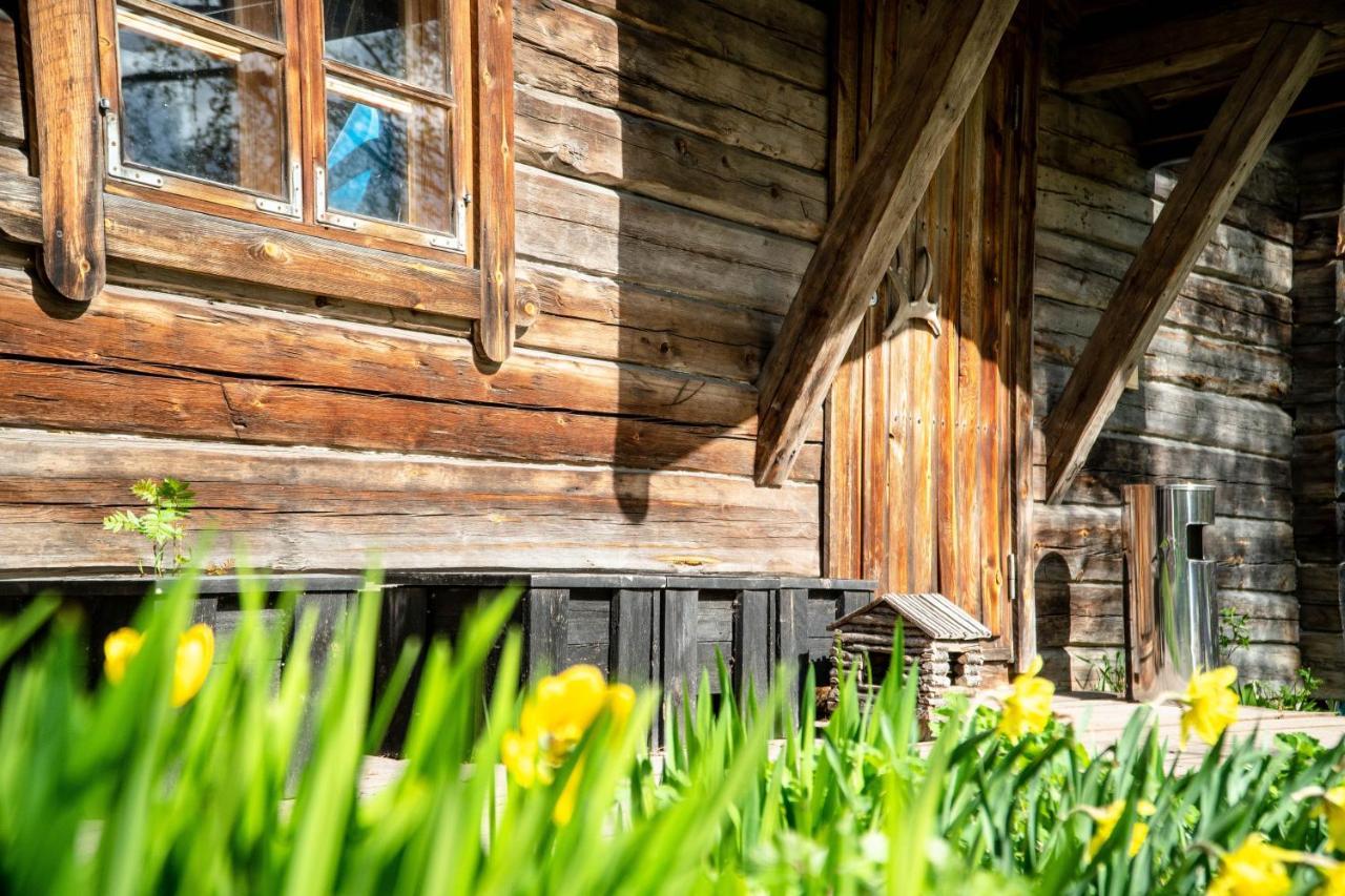 Lauri Historical Log House Manor Hotel Рованиеми Екстериор снимка