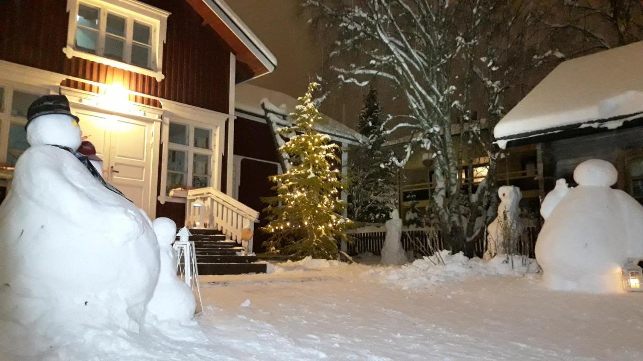 Lauri Historical Log House Manor Hotel Рованиеми Екстериор снимка