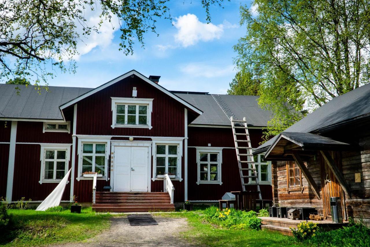 Lauri Historical Log House Manor Hotel Рованиеми Екстериор снимка