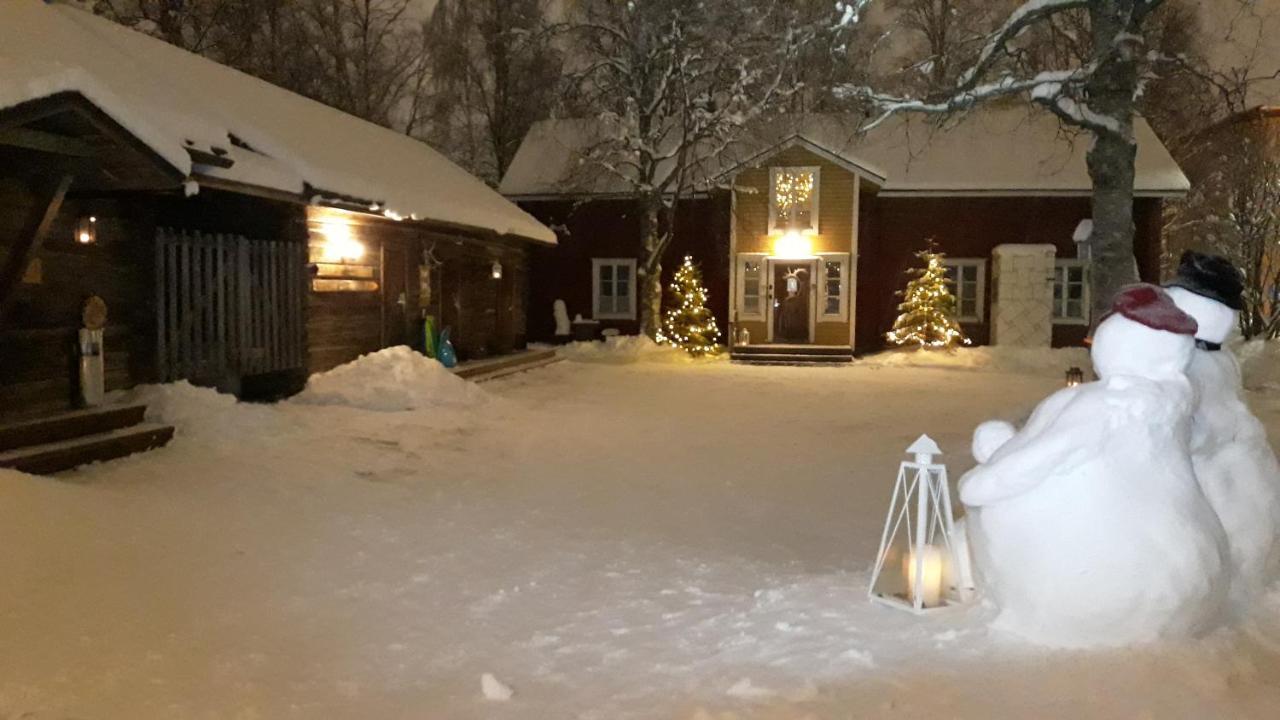 Lauri Historical Log House Manor Hotel Рованиеми Екстериор снимка