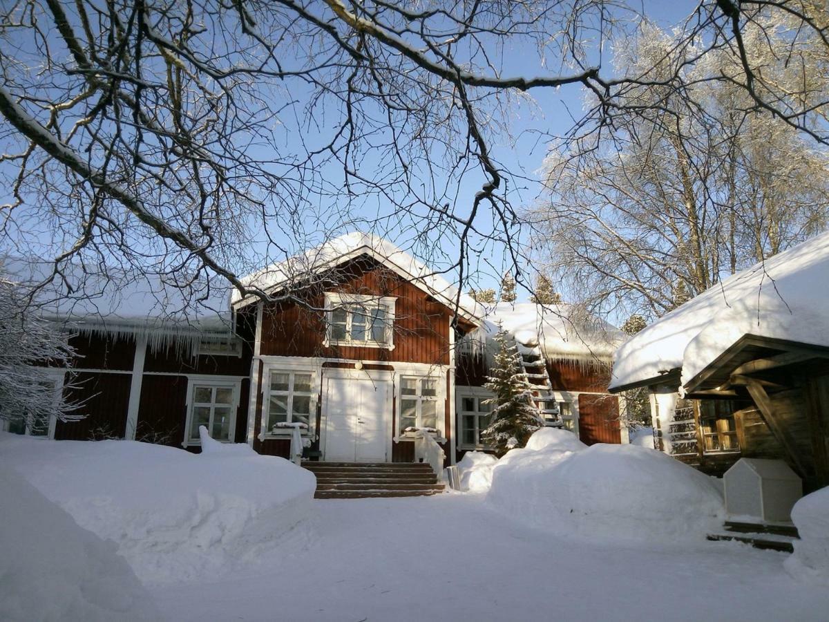 Lauri Historical Log House Manor Hotel Рованиеми Екстериор снимка