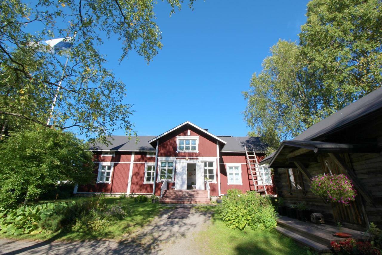 Lauri Historical Log House Manor Hotel Рованиеми Екстериор снимка