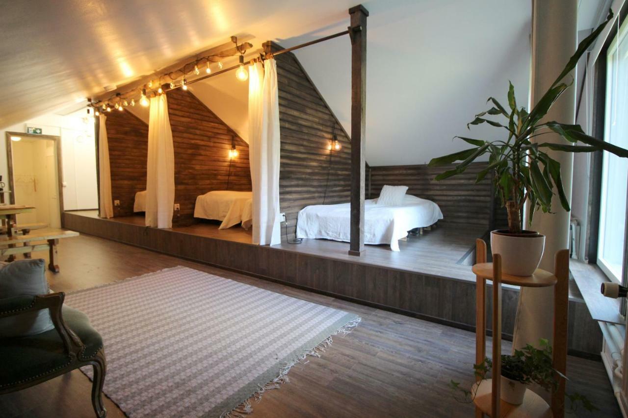 Lauri Historical Log House Manor Hotel Рованиеми Екстериор снимка