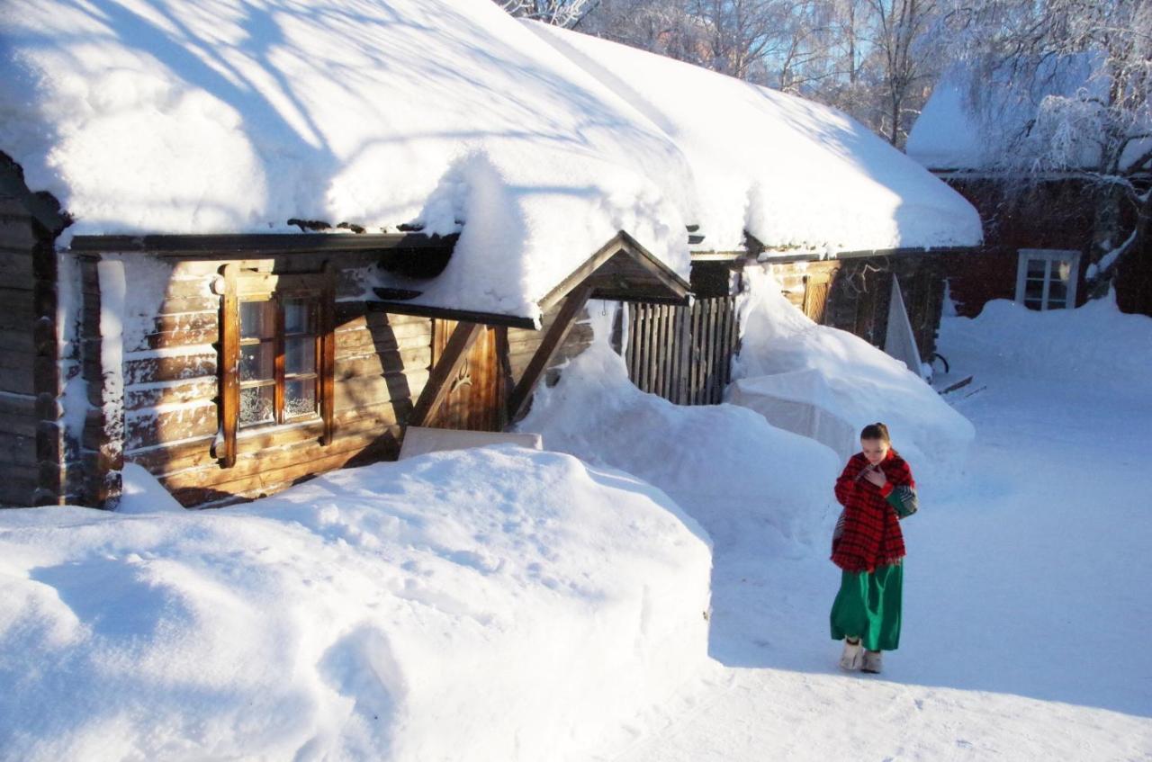 Lauri Historical Log House Manor Hotel Рованиеми Екстериор снимка